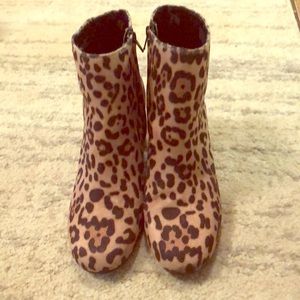 Soft suede full leopard print ankle boots, EUC.
